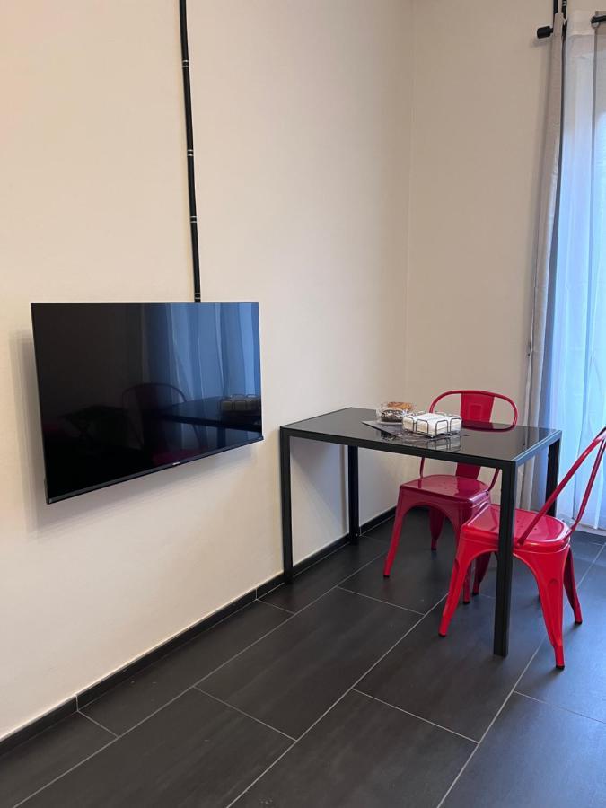 Minardi Apartments Верчелли Экстерьер фото