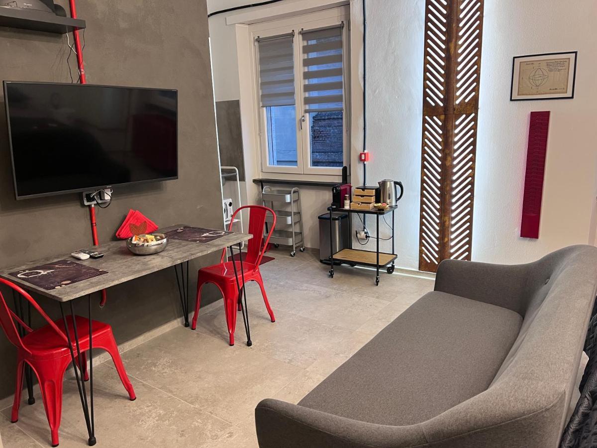 Minardi Apartments Верчелли Экстерьер фото